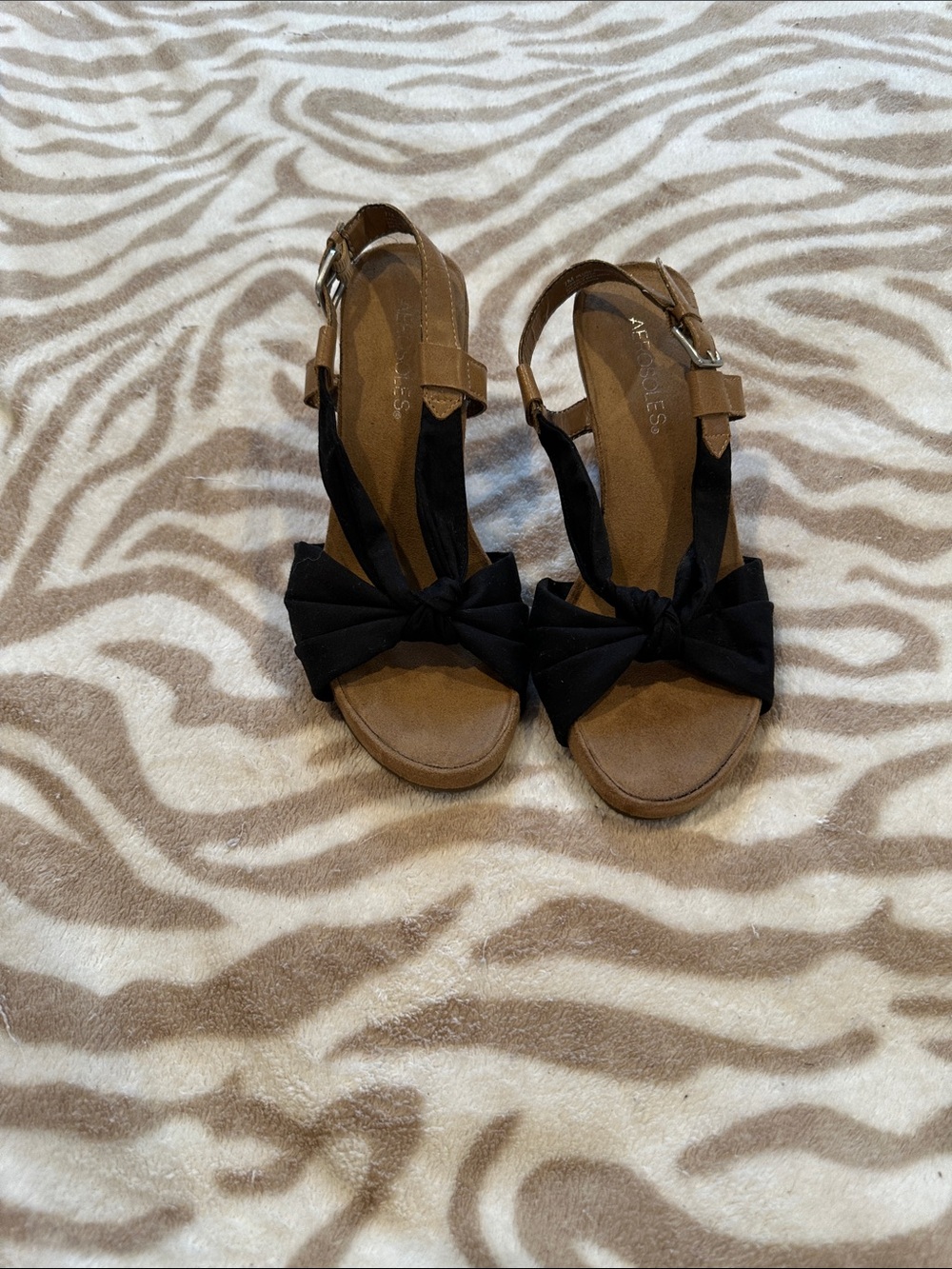 Ankle Strap Bow Wedge - Black/Tan